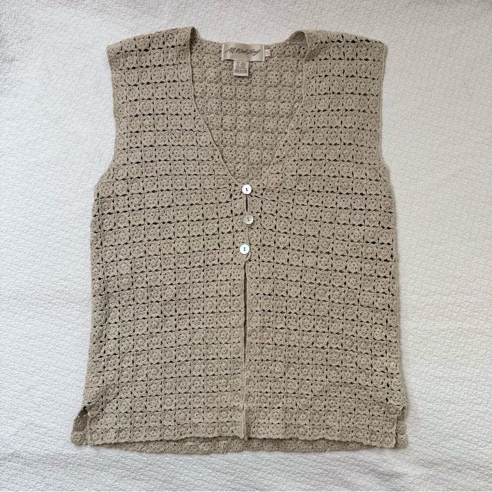Beige Crochet‎ Sleeveless Blouse Y2K Women’s size S Boho attire See Measurements